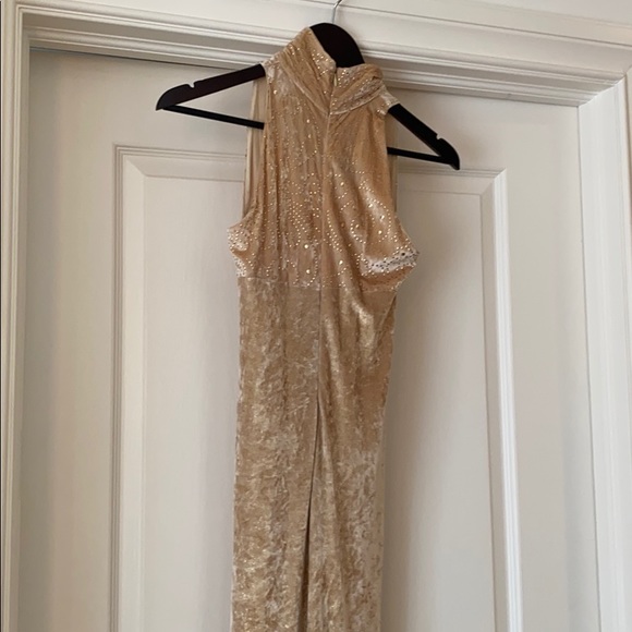 New Velvet Gown - Picture 3 of 9